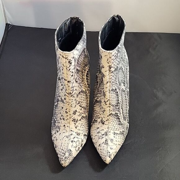 SHOEDAZZLE POINTED TOE STILETTOS BACK ZIPPER CLOSURE WOMEN"S HEELED ANKLE BOOT - Picture 2 of 14